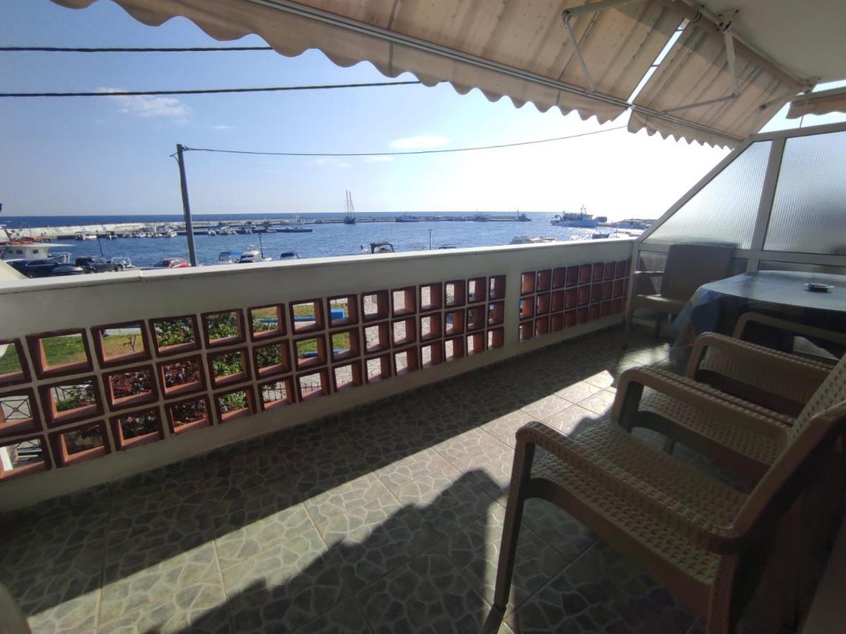 Peristerianos Apartments Nea Skioni Exterior photo