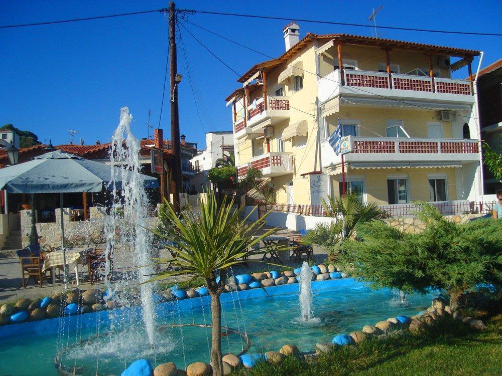 Peristerianos Apartments Nea Skioni Exterior photo